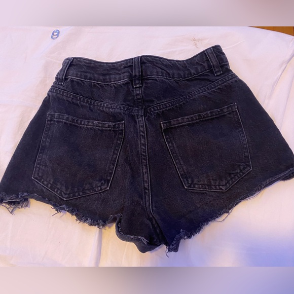 Garage shorts - Picture 3 of 3